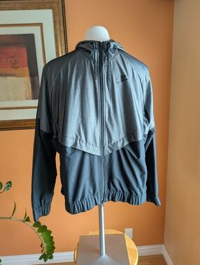 Nike Windbreaker Women’s Two-Tone Hooded Jacket - Gray/Black Size XL